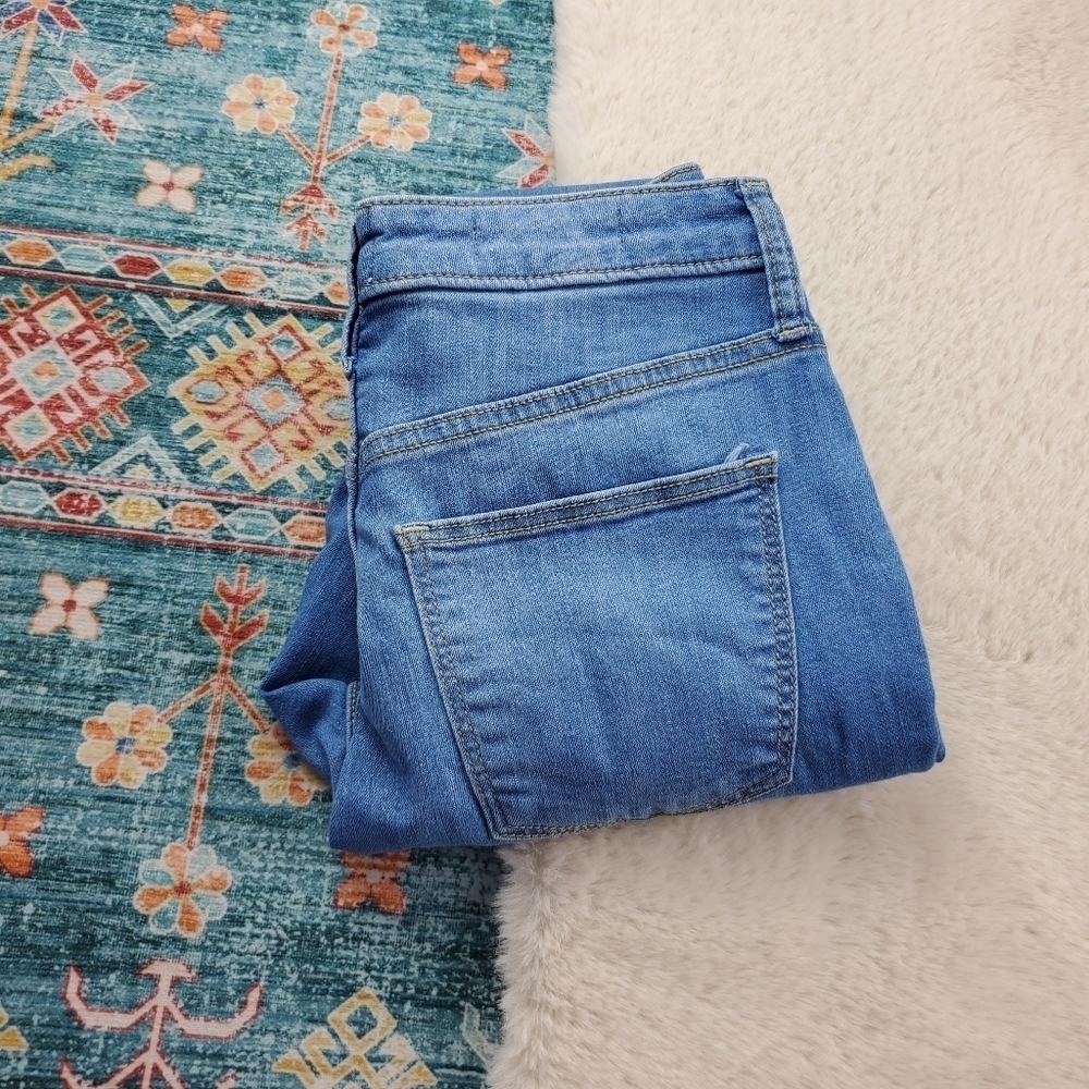 Universal Thread High Rise Skinny 2/26R - Picture 5 of 5